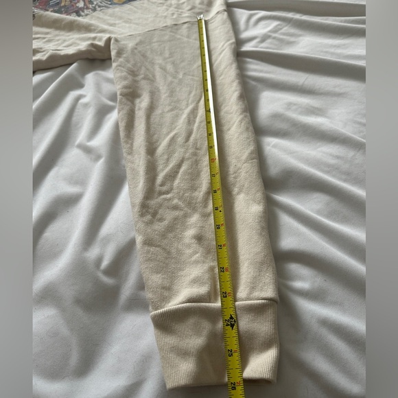 Brandy Melville Graphic Crewneck - Picture 4 of 7